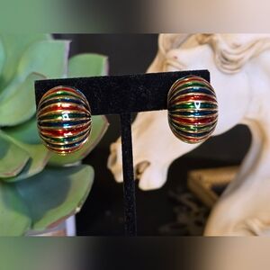 Red and Green Spherical Earrings with Ribbed Design